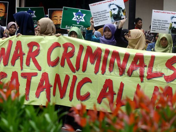 Kedubes Arab Saudi di Jakarta Didemo