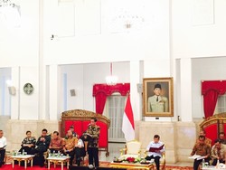 Jokowi Ingin Program Kementerian Gunakan Bahasa Susinisasi
