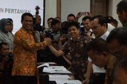 Mentan Pangkas Anggaran Mobil Dinas Hingga Gunting Pita Rp 4,3 T