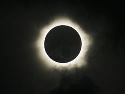 Gerhana Matahari & 7 Event Wisata Keren di Bulan Maret