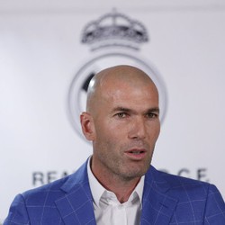 Resmi Jadi Pelatih Madrid, Zidane: Ini Hari yang Penting Buat Saya