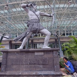 Pembangunan Wisma Atlet dan Renovasi GBK Dipastikan Mundur Lagi