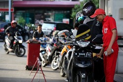 Harga Turun, Konsumsi Premium dan Solar Naik 15%