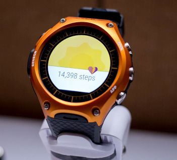 Mengintip Jam Android Perdana Casio