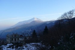 Gunung Suci di Yunani yang Terlarang Untuk Kaum Hawa