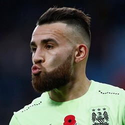 Otamendi Tak Pernah Dekat dengan MU