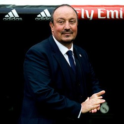 Gerrard Percaya Klub-klub Besar Dunia Akan Berebut Benitez