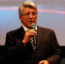 Presiden Atletico Minta Maaf ke Fans Rayo Vallecano