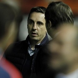 Gary Neville Tak Heran dengan Pemecatan Benitez