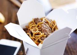 Makanan yang Sudah Dihinggapi Lalat Apakah Harus Dibuang?