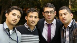 Dua Pasang Kembar Identik yang Saling Tertukar Bertemu Setelah 25 Tahun