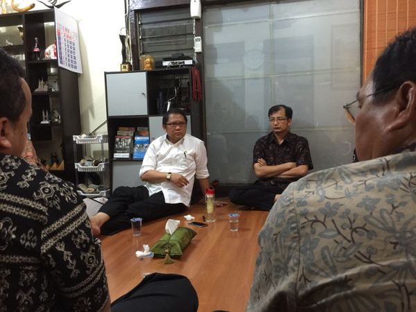Menkominfo Lesehan bareng Onno & Komunitas Akar Rumput TIK