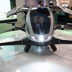 Drone Ini Bisa Angkut Orang & Jadi Armada Taksi