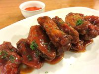 Manis Gurih, Sayap Ayam Bersaus Cola di Kami Ruang & Kafe