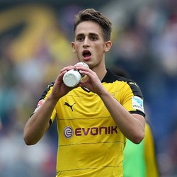 MU Konfirmasi Kembalinya Januzaj