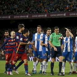 Pique Tak Kaget dengan Permainan Agresif Espanyol