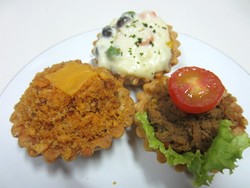 Eighteen Pies: Gurih Lezat Pie Rendang dan Creamy Chicken Mushroom