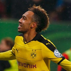 Tolak Arsenal, Aubameyang Setia Dortmund