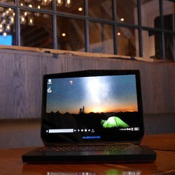 Laptop Gaming Alienware Layar OLED Dibanderol Rp 20 Juta