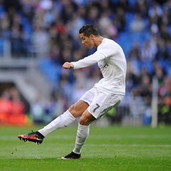 Ronaldo (Masih) Sulit Bikin Gol Tendangan Bebas