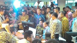 Blusukan ke Layanan Investasi BKPM, JK Coba Booking Tanah