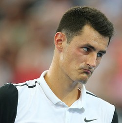 Bernard Tomic Minta Maaf Setelah Terlibat Ribut-ribut soal Lapangan