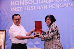 Di depan Pejabat ESDM, Risma Bercerita Tentang Mobil Jenazah