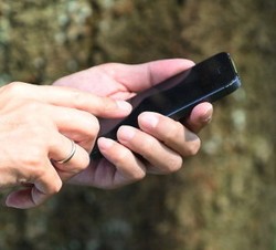 Ponsel Selalu Gagal Saat Di-root, Apa Sebabnya?