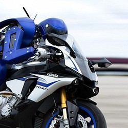 Motor Balap Robot Ini Tantang Valentino Rossi