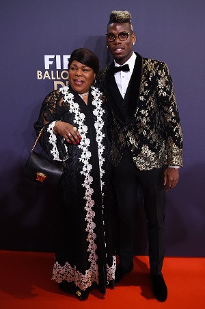 Setelan Messi Terlihat Normal, Pogba Eye-Catching