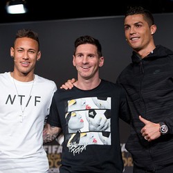 Riuhnya Red Carpet Ballon dOr 2015: Dari Minta Tanda Tangan Hingga Foto Bareng