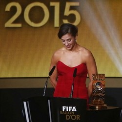 Carli Lloyd Pesepakbola Wanita Terbaik 2015