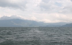 Bukan Lautan, Hanya Danau Toba