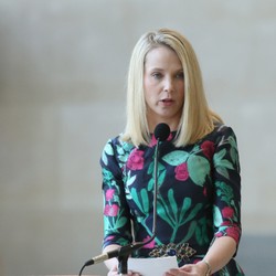 Ironi Evita Peron di Yahoo