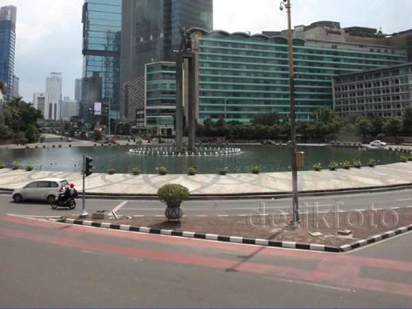 Pasca Ledakan, Thamrin Lengang