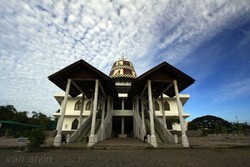 Masjid di Aceh yang Kubahnya Seperti Topi