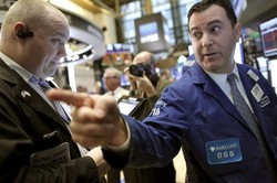 Wall Street Jeblok 2% Lebih
