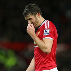 Carrick Absen, Schweinsteiger Diragukan Bisa Tampil