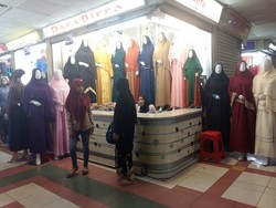 Pedagang Tanah Abang Ngeluh Sepi Pembeli