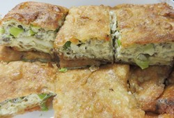Martabak Borneo: Ngemil Martabak Telur Daging Sapi dan Keju yang Gurih Renyah