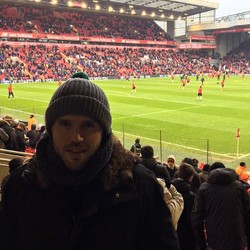 Tak Bisa Main, Carrick, Rojo, dan Jones Nonton Bareng Fans