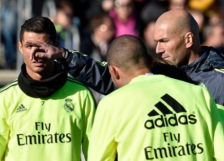 Zidane Bikin Ruang Ganti Madrid Lebih Adem