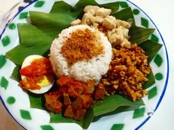 Nasi Bogana Komplet hingga Roti Pipa Bisa Anda Cicip di Food Container