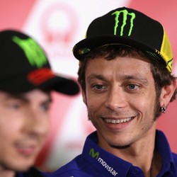 Rossi Tuntut Lorenzo Lebih Menghormatinya