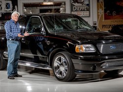 Pelawak Ini Lego Pikap Unik Koleksinya untuk Amal