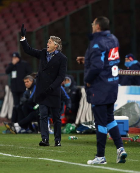 Ribut dengan Sarri, Mancini: Dia Rasis