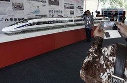 Cegah Kecelakaan, Kereta Cepat JKT-BDG Dibangun Tanpa Perlintasan Sebidang