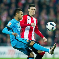 Aduriz Redam Insiden dengan Neymar