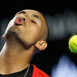 Kisah Kyrgios dan Celana Pendek Putih yang Kurang Panjang