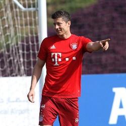 Ditanya Soal PSG, Agen Lewandowski Pilih No Comment